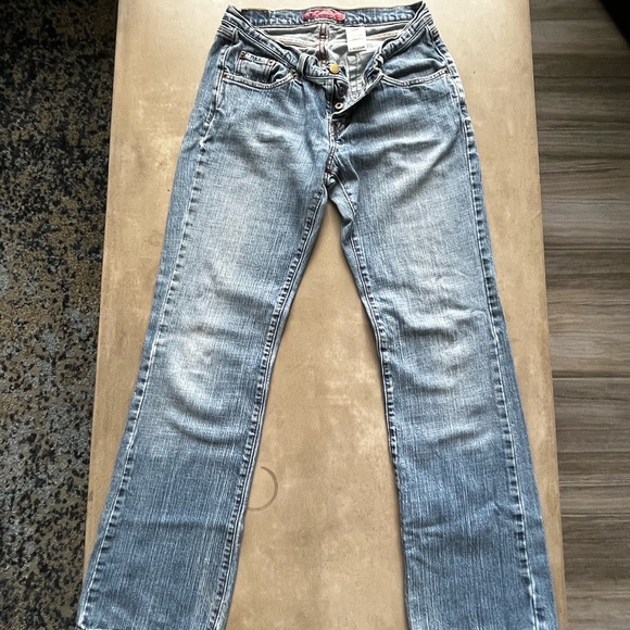 Levi’s - Picture 2 of 6